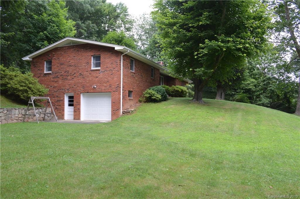 68 Charlie Mull Road Waynesville, NC 28786 - Photo 3 of 33 Gallery Image 3