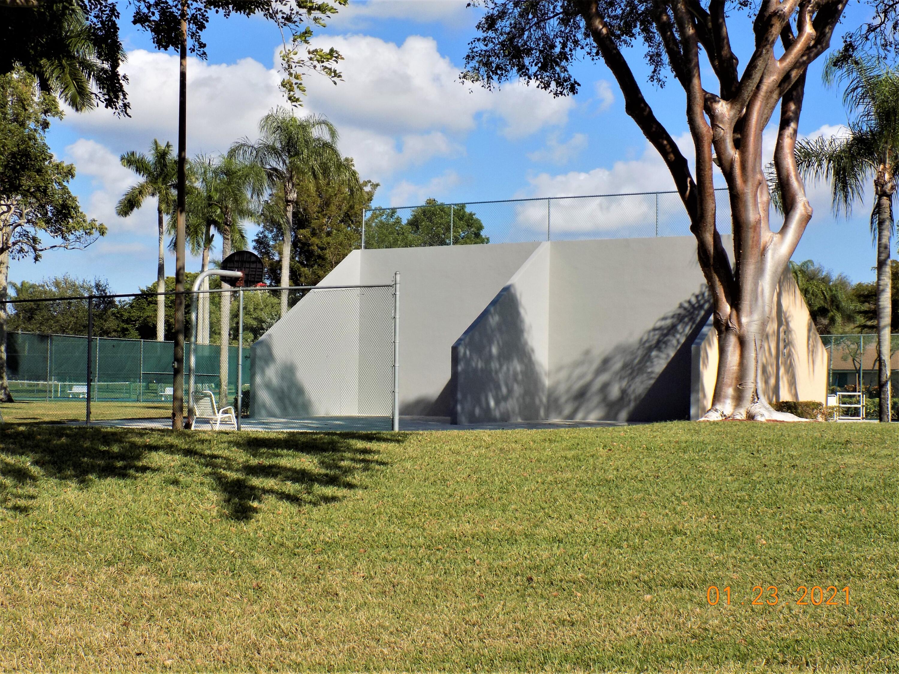 8083 Hiddenview Terrace Boca Raton, FL 33496 - Photo 19 of 33 PADDLE BALL COURTS 1