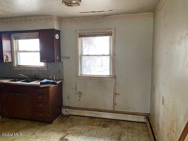 109 Fonda Road Colonie, NY 12047 - Photo 4 of 17 IMG_6483