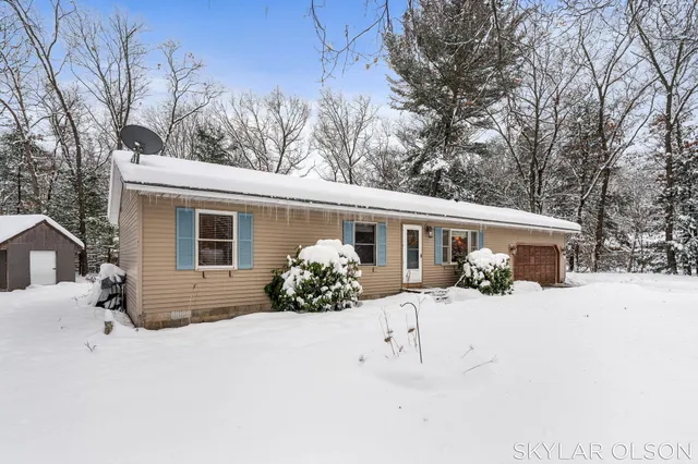 $264,900 | 3057 Jr Place, Twin Lake, MI 49457