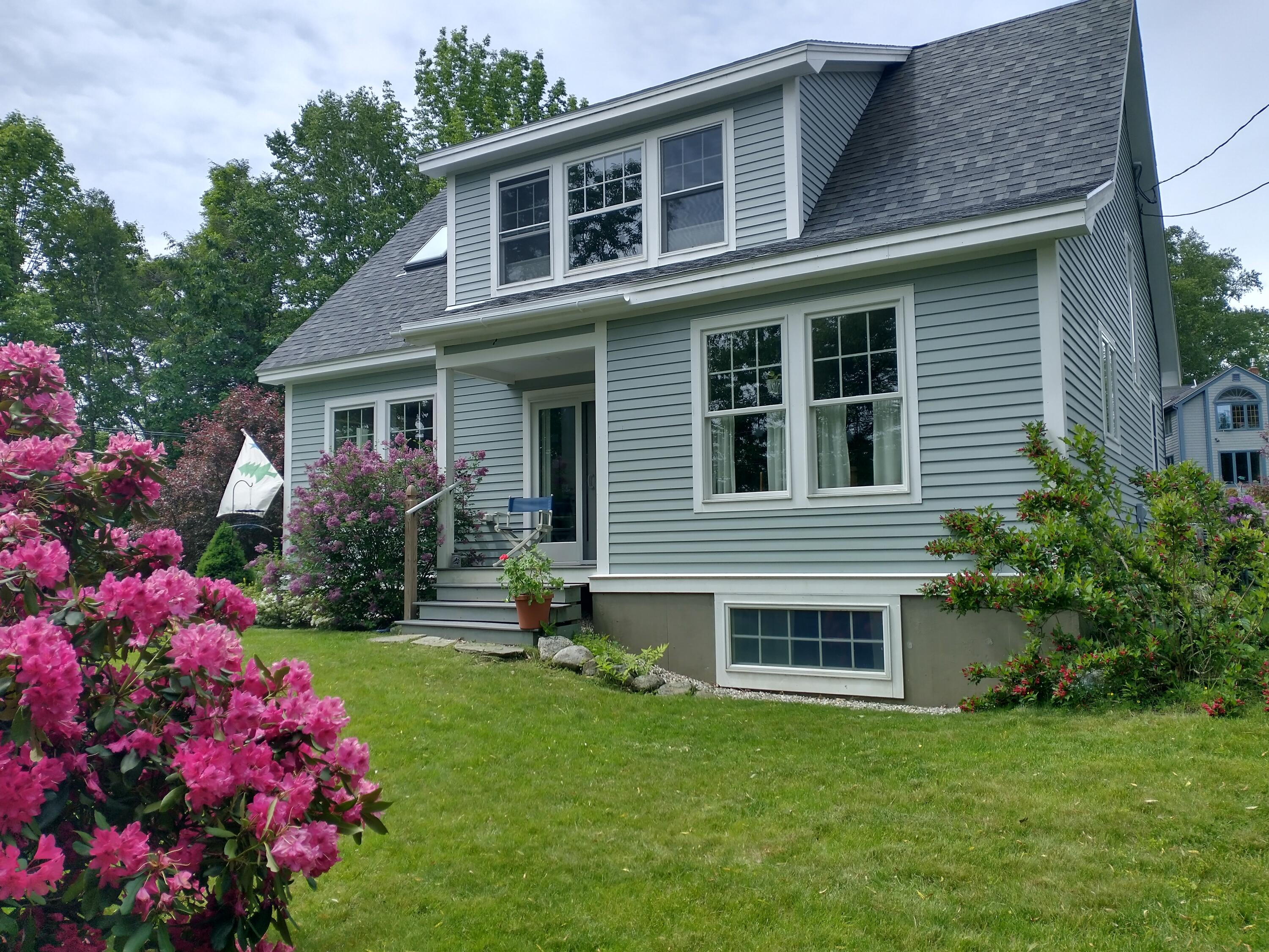 5 Riverview Road Freeport, ME 04032 - Photo 2 of 18 5 Riverview Front2