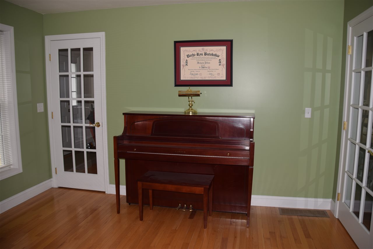 257 Rocky Pond Road Hollis, NH 03049 - Photo 8 of 40 Gallery Image 8