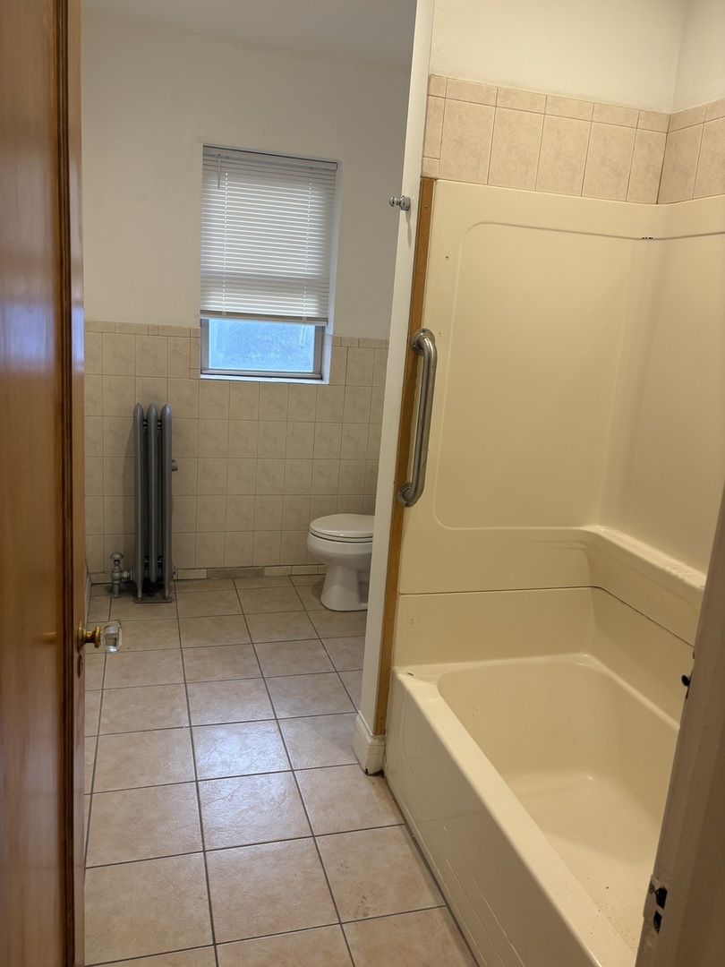 7635 South Yates Boulevard, Unit 2N Chicago, IL 60649 - Photo 6 of 12