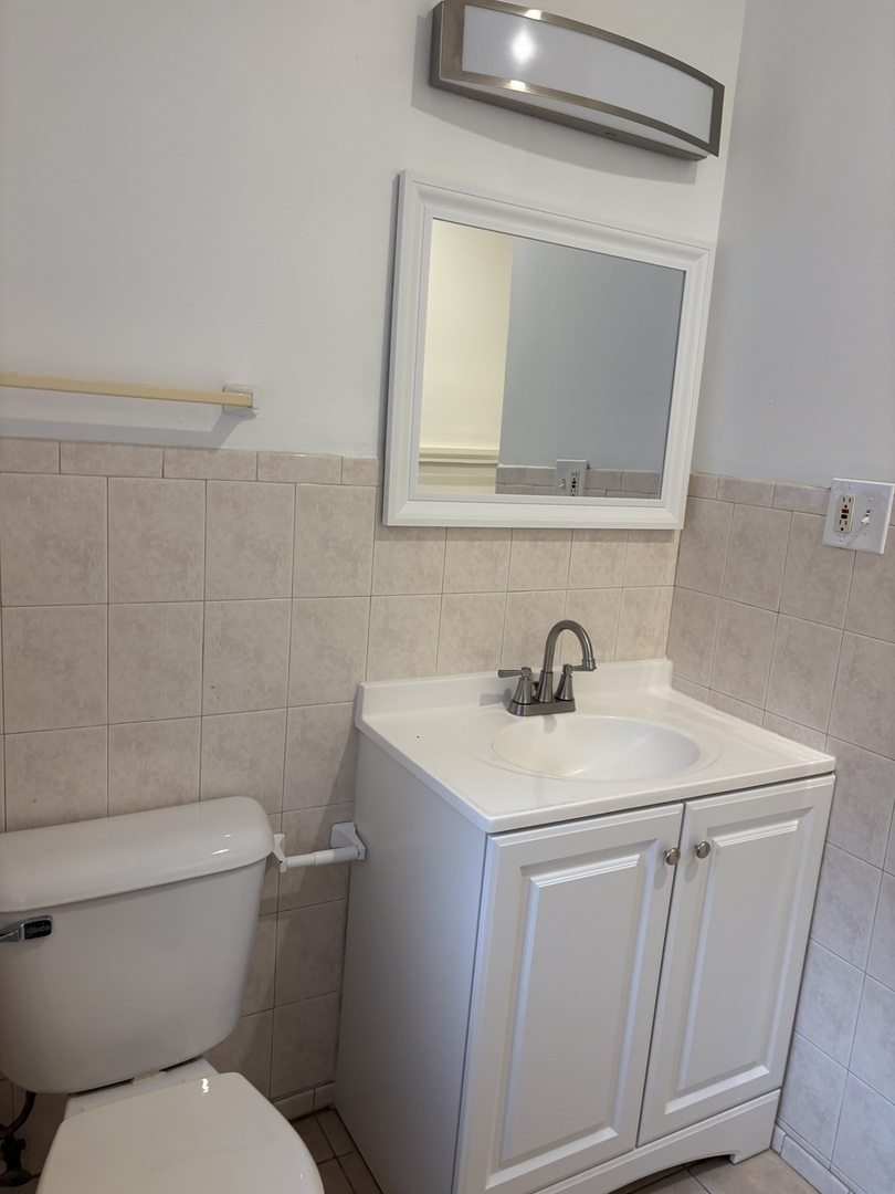 7635 South Yates Boulevard, Unit 2N Chicago, IL 60649 - Photo 7 of 12