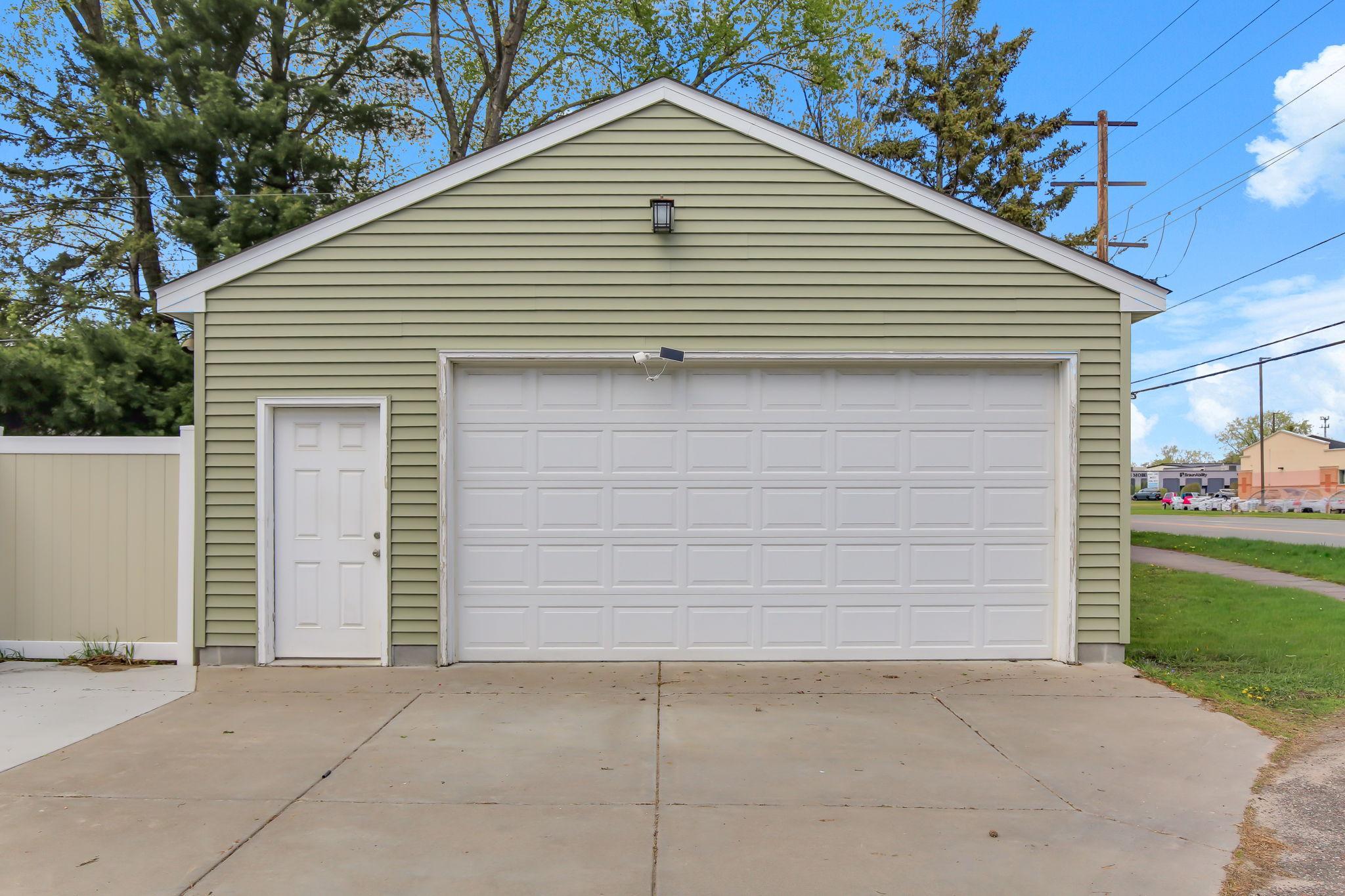 159 County Rd C2 West Roseville, MN 55113 - Photo 30 of 31 Gallery Image 30