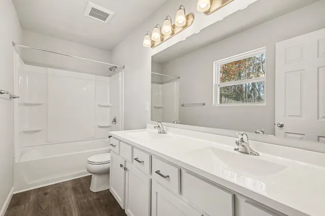 $349,900 | 1200 Cedarwood Street, Greenville, MI 48838