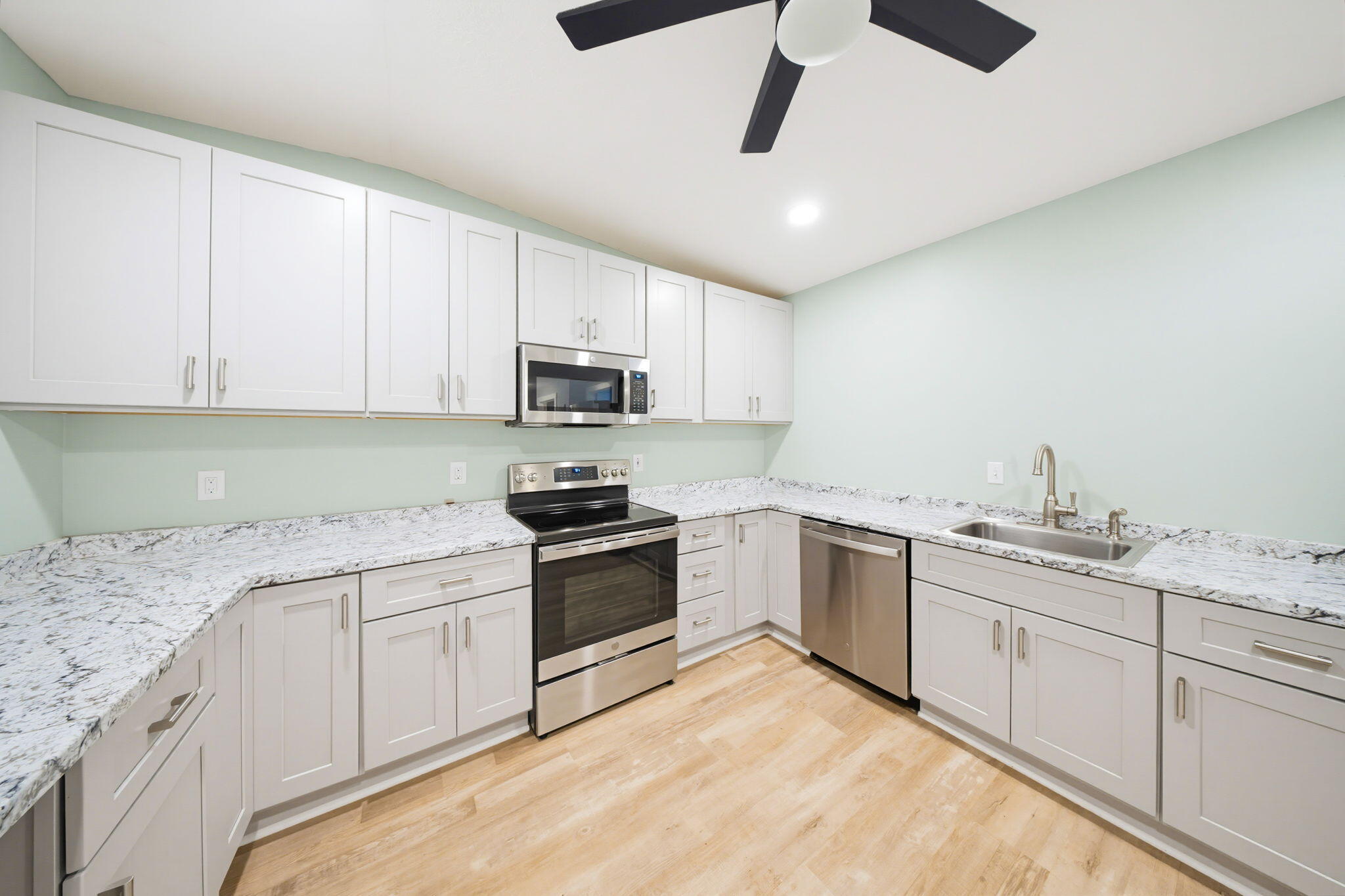 57733 Morton Street Marathon, FL 33050 - Photo 206 of 247 Apartment Kitchen