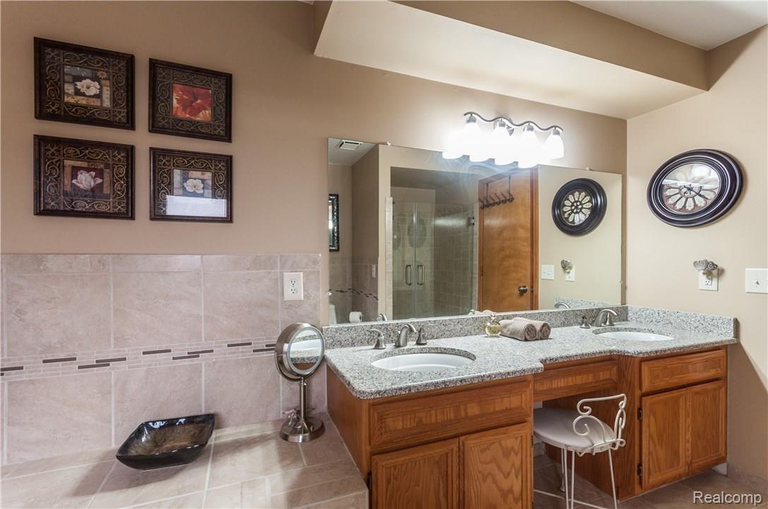 1051 Skyview Court Rochester, MI 48307 - Photo 36 of 40 1051 Skyview-32.jpg