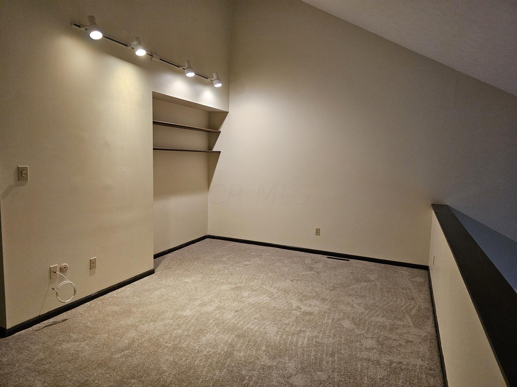 4725 Dierker Road Columbus, OH 43220 - Photo 12 of 23 4725 Loft
