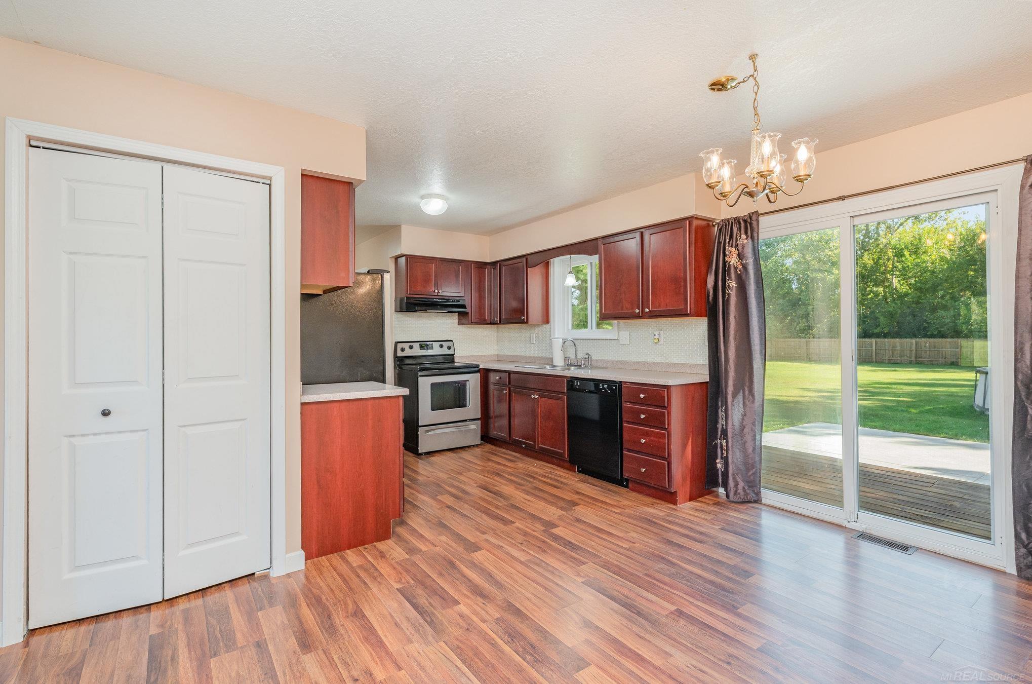 12085 Ulmer Road Birch Run, MI 48415 - Photo 8 of 25 50188920-f1df6318-d380-456b-ba95-7167fdd243b6.JPG