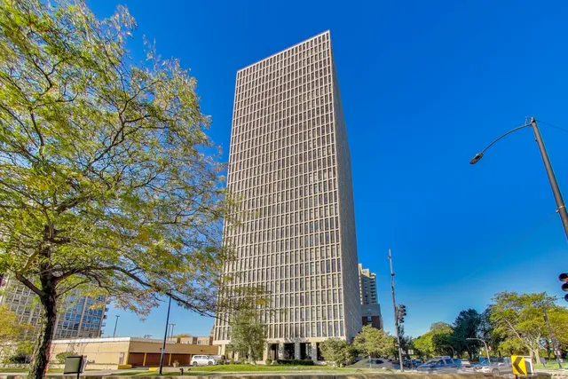 $210,000 | 6700 South South Shore Drive, Unit 11A, Chicago, IL 60649