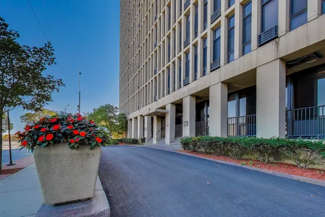 $210,000 | 6700 South South Shore Drive, Unit 11A, Chicago, IL 60649