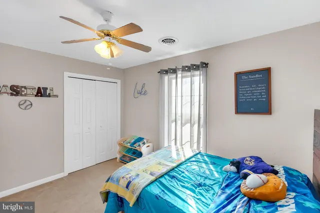 a view of yard with tree