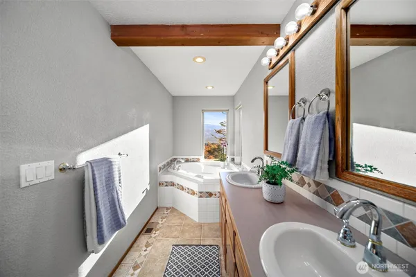 $899,000 | 606 Skiview Drive, East Wenatchee, WA 98802