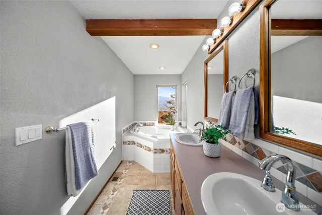 $939,900 | 606 Skiview Drive, East Wenatchee, WA 98802