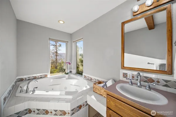 $899,000 | 606 Skiview Drive, East Wenatchee, WA 98802