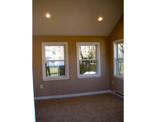 24 Cameron Road Norwood, MA 02062 - Photo 5 of 22 Gallery Image 5