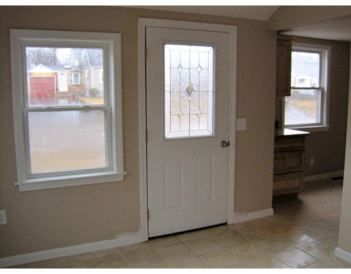 24 Cameron Road Norwood, MA 02062 - Photo 6 of 22 Gallery Image 6