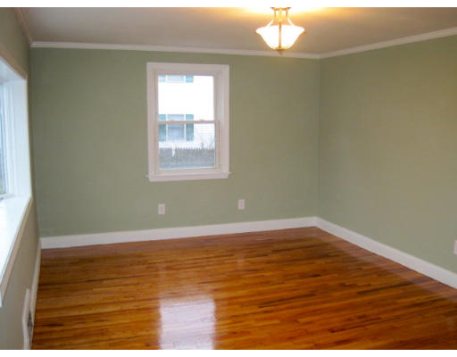 24 Cameron Road Norwood, MA 02062 - Photo 9 of 22 Gallery Image 9