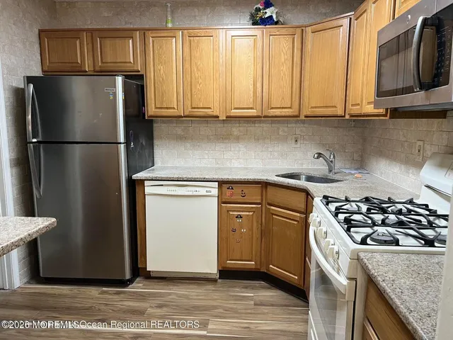 $2,500 | 12-7 Phoenix Court, Freehold, NJ 07728