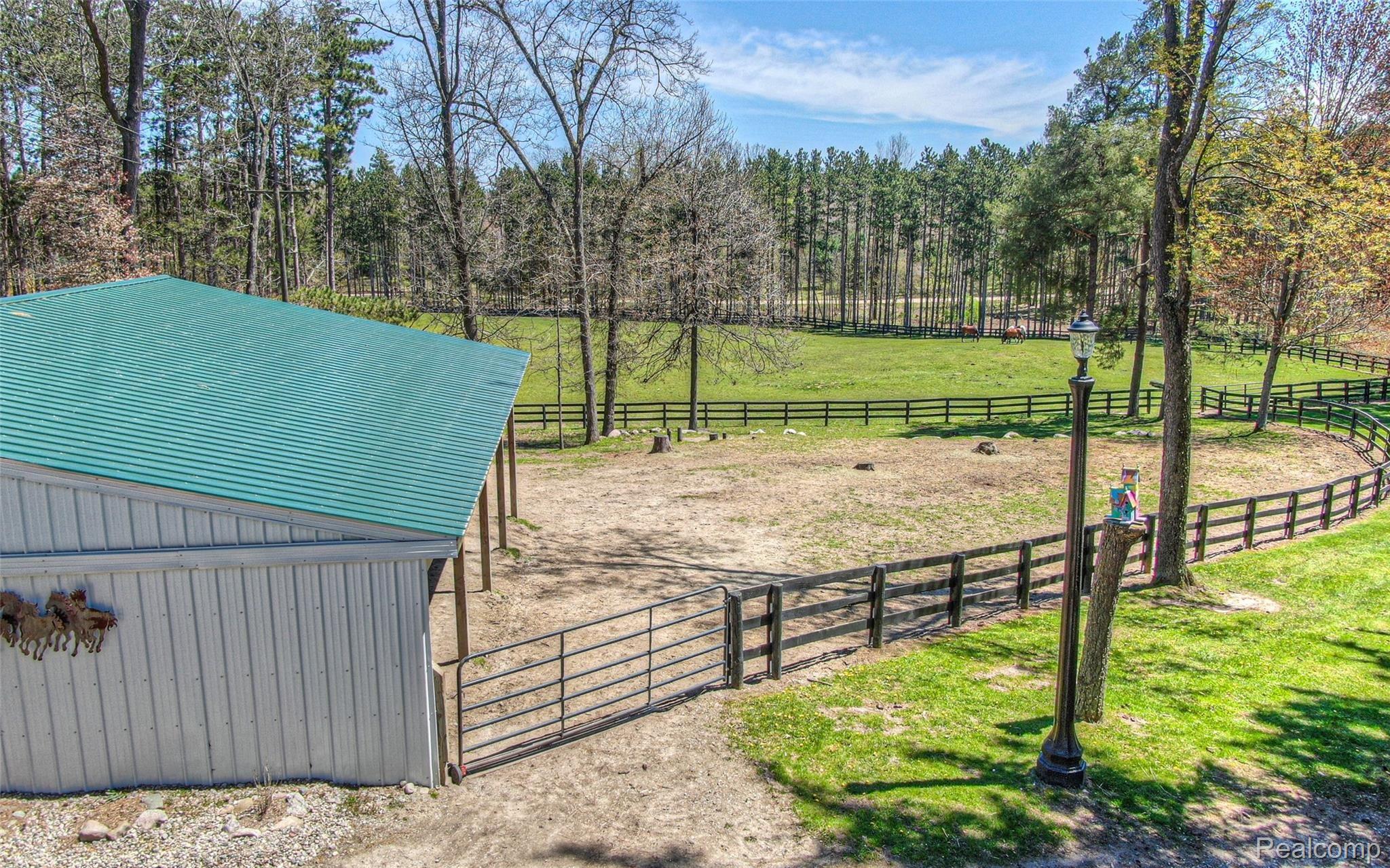07 - Barn to Pasture.jpg