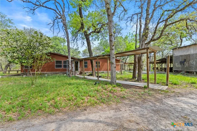 $315,000 | 1189 Vivroux Ranch Road, Seguin, TX 78155