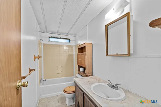 $315,000 | 1189 Vivroux Ranch Road, Seguin, TX 78155