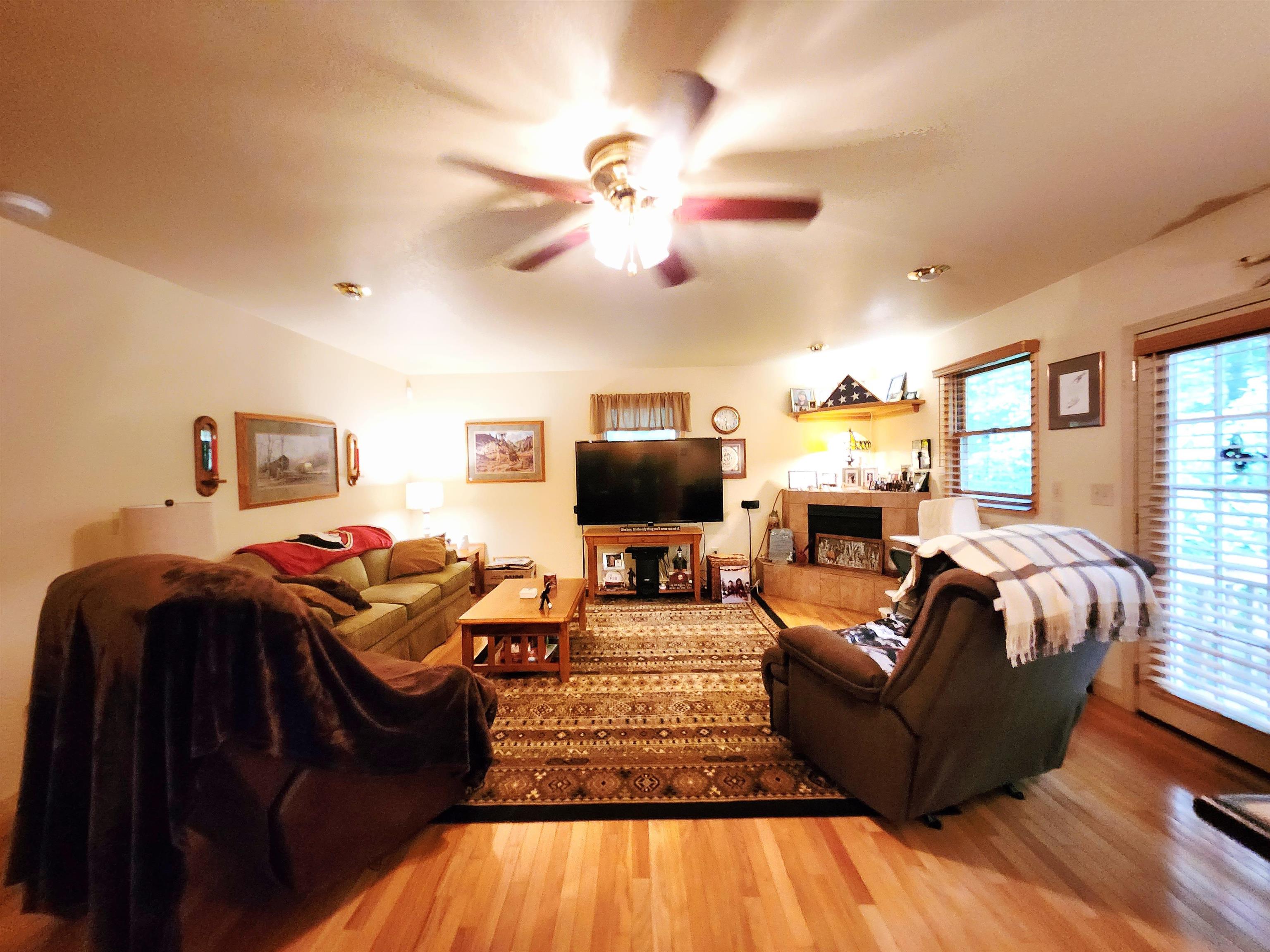 279 Rising Fawn Trail Roscommon, MI 48653 - Photo 12 of 51 1937463-bc14be4b-f3e2-4a5f-9bb0-da97bea194e4.JPG