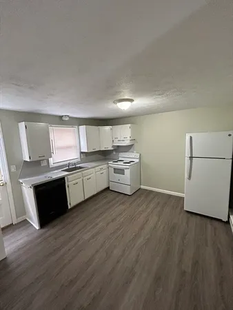 $1,600 | 99 Lawrence Street, Unit 3, Palmer, MA 01069