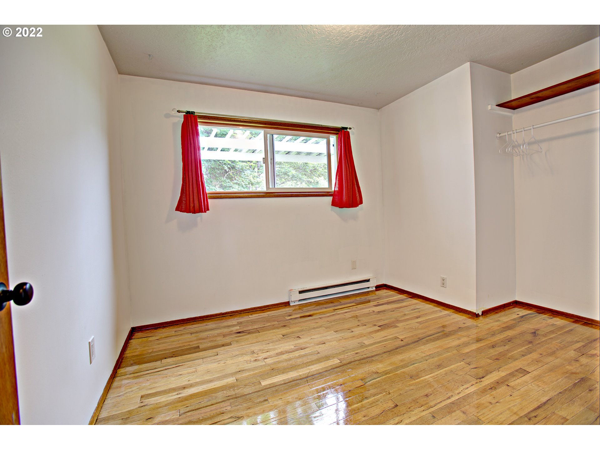 708 Southwest Maplecrest Court Portland, OR 97219 - Photo 20 of 27 Gallery Image 20