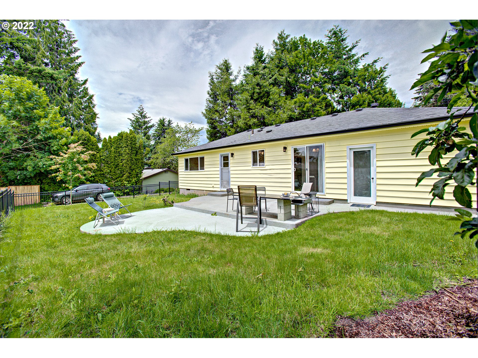708 Southwest Maplecrest Court Portland, OR 97219 - Photo 22 of 27 Gallery Image 22