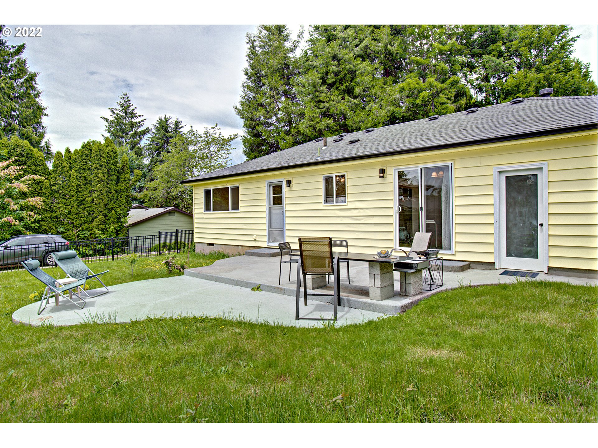 708 Southwest Maplecrest Court Portland, OR 97219 - Photo 24 of 27 Gallery Image 24