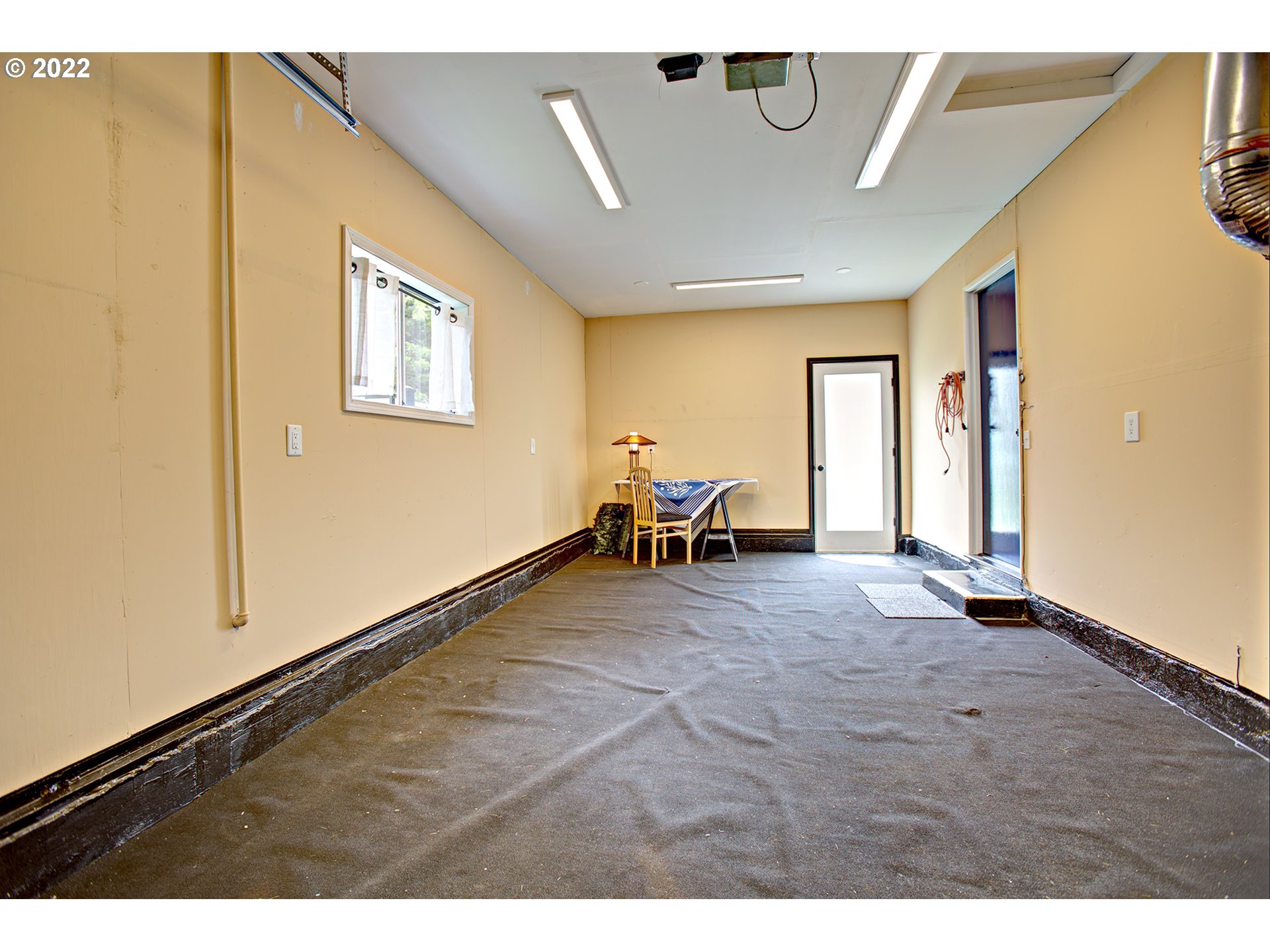 708 Southwest Maplecrest Court Portland, OR 97219 - Photo 25 of 27 Gallery Image 25