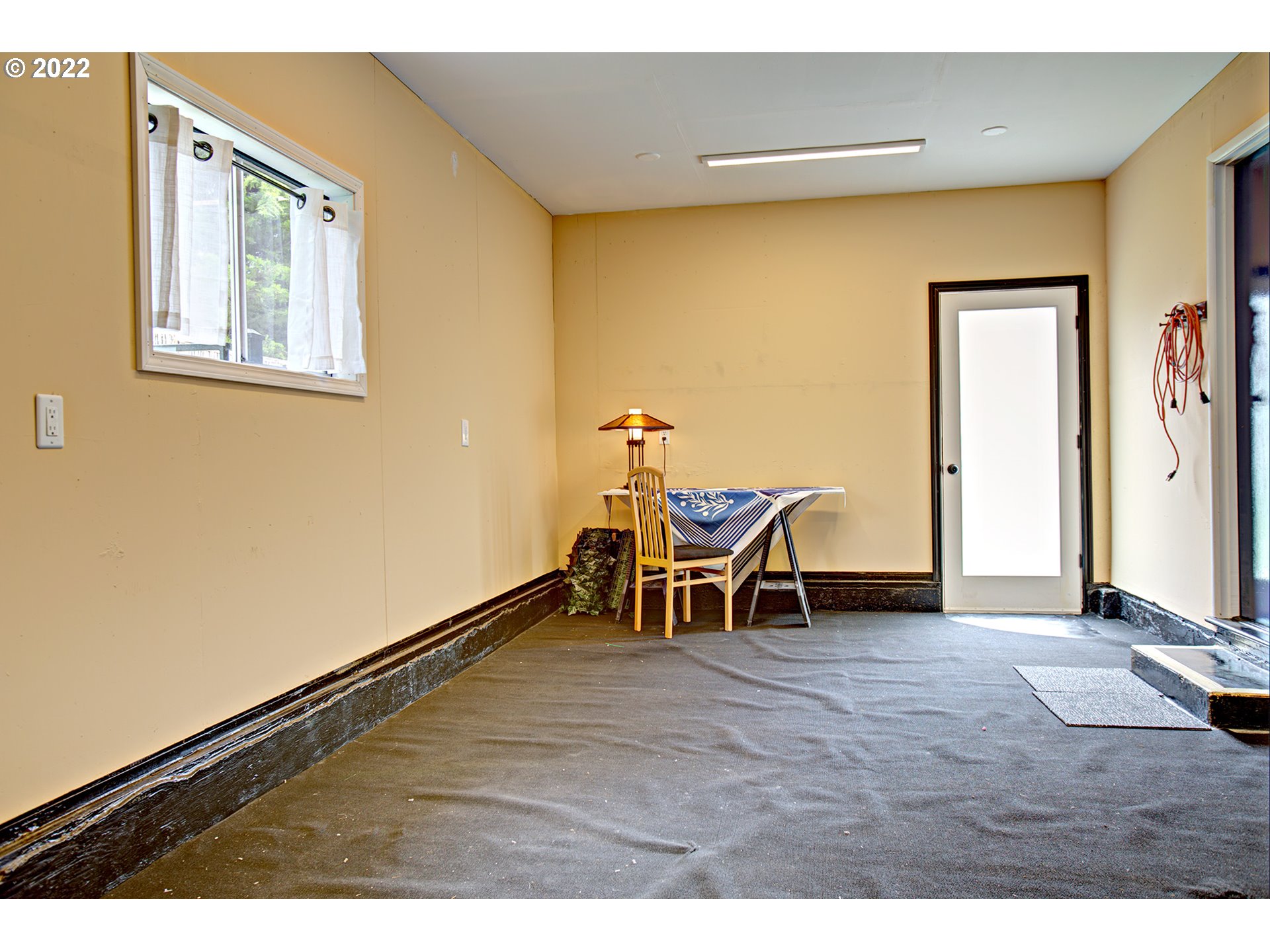 708 Southwest Maplecrest Court Portland, OR 97219 - Photo 26 of 27 Gallery Image 26