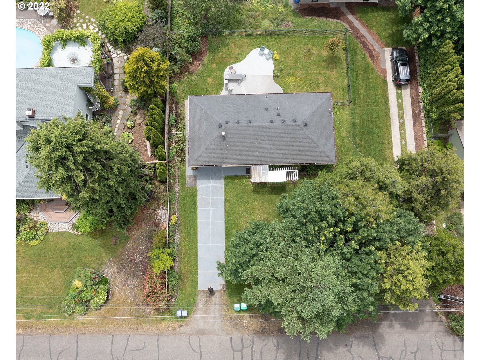 708 Southwest Maplecrest Court Portland, OR 97219 - Photo 27 of 27 Gallery Image 27