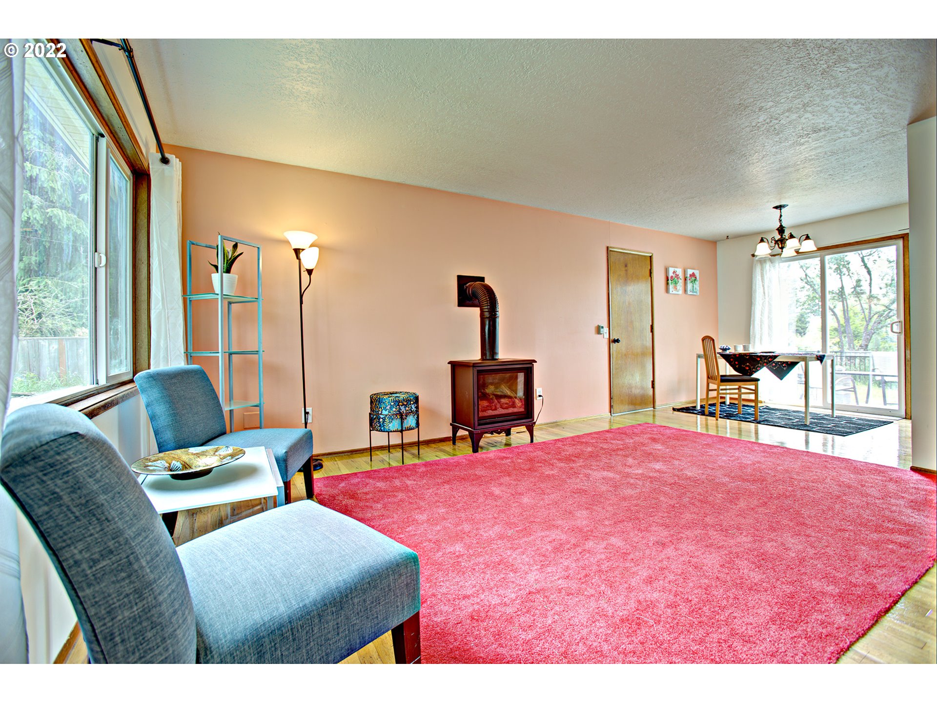 708 Southwest Maplecrest Court Portland, OR 97219 - Photo 7 of 27 Gallery Image 7