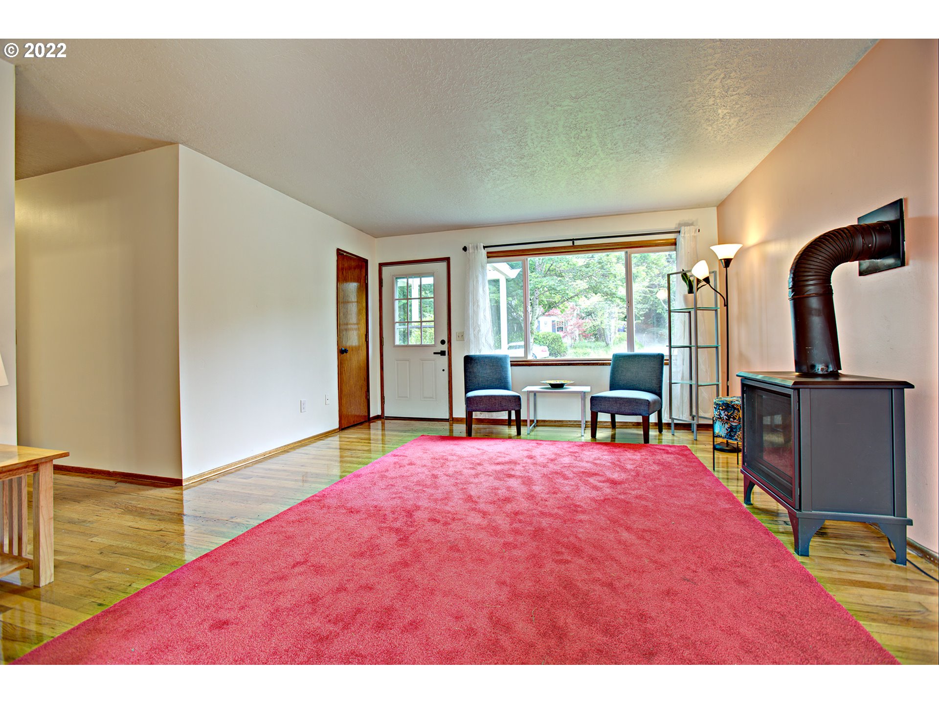 708 Southwest Maplecrest Court Portland, OR 97219 - Photo 9 of 27 Gallery Image 9