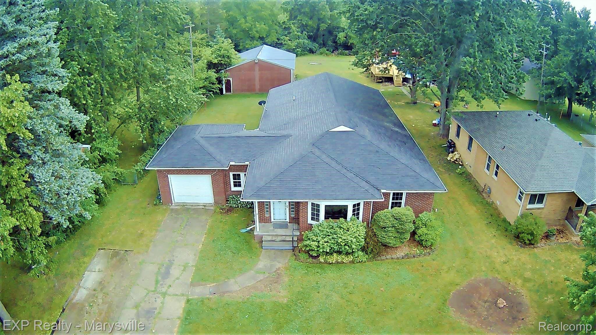 34270 Pratt Road Memphis, MI 48041 - Photo 2 of 23