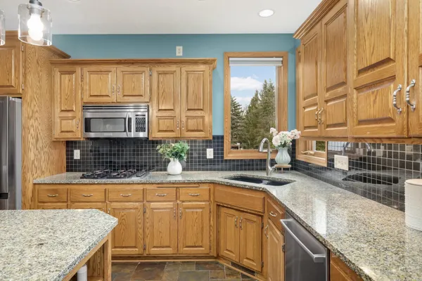 $675,000 | 18481 98th Place North, Maple Grove, MN 55311