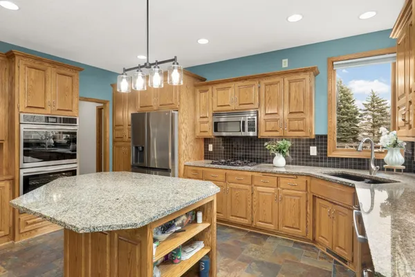 $675,000 | 18481 98th Place North, Maple Grove, MN 55311