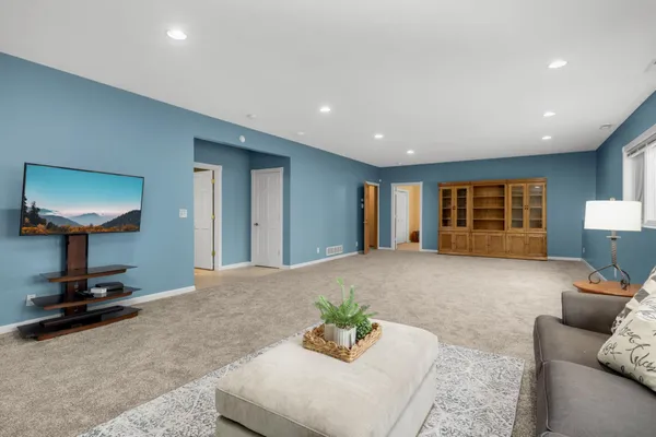 $675,000 | 18481 98th Place North, Maple Grove, MN 55311