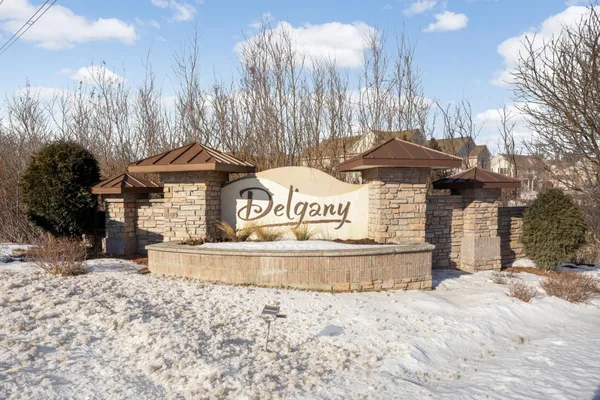 $675,000 | 18481 98th Place North, Maple Grove, MN 55311