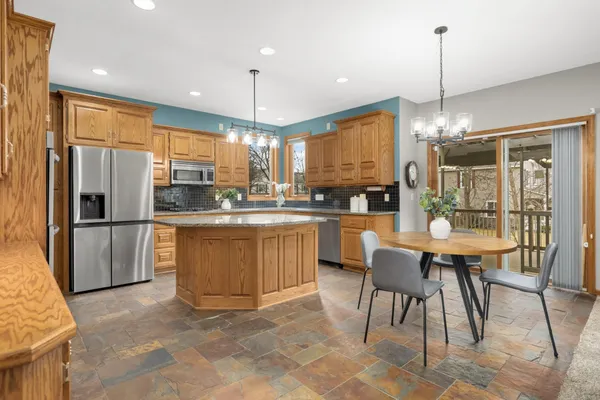 $675,000 | 18481 98th Place North, Maple Grove, MN 55311