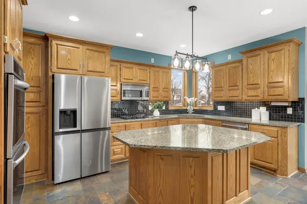 $675,000 | 18481 98th Place North, Maple Grove, MN 55311