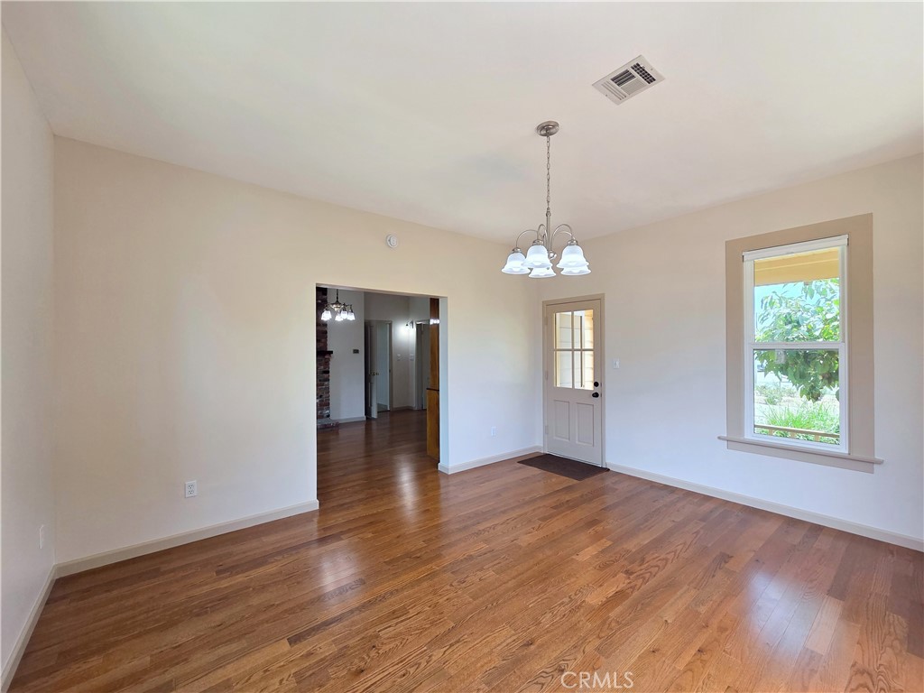 9497 Foster Road Downey, CA 90242 - Photo 6 of 33 Gallery Image 6