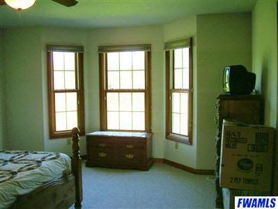5306 Hursh Road Fort Wayne, IN 46845 - Photo 13 of 20