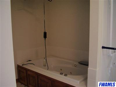 5306 Hursh Road Fort Wayne, IN 46845 - Photo 8 of 20