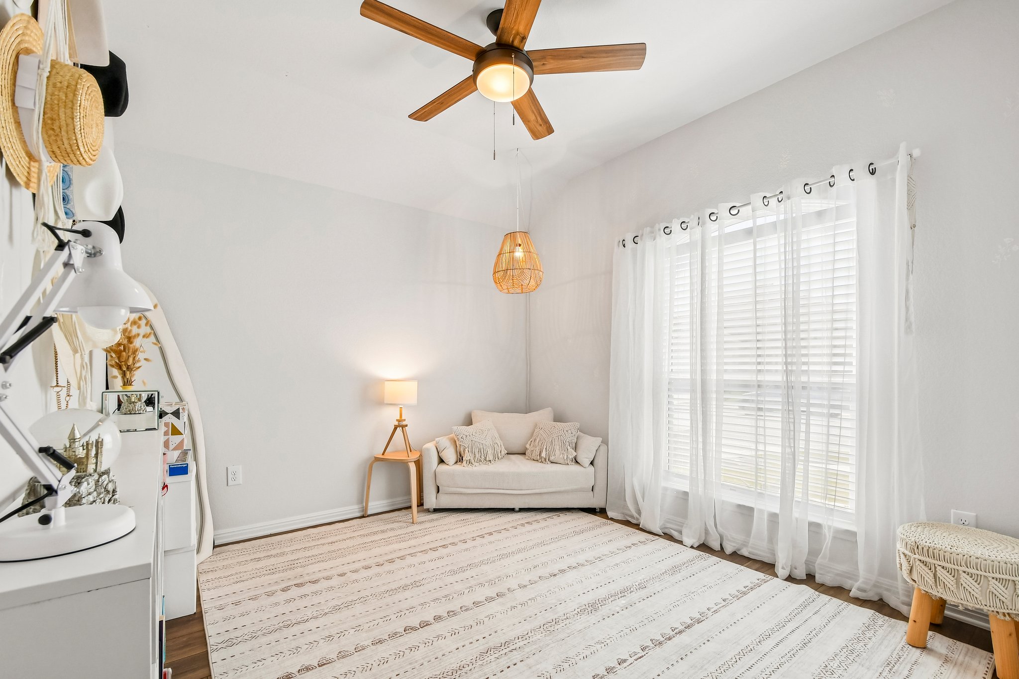 10700 Sentinel Drive Austin, TX 78747 - Photo 18 of 27 A front-of-home guest room gives guests their own quiet little landing spot.
