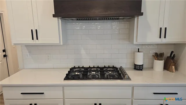 $430,000 | 104 Beacon Lane, Victoria, TX 77904