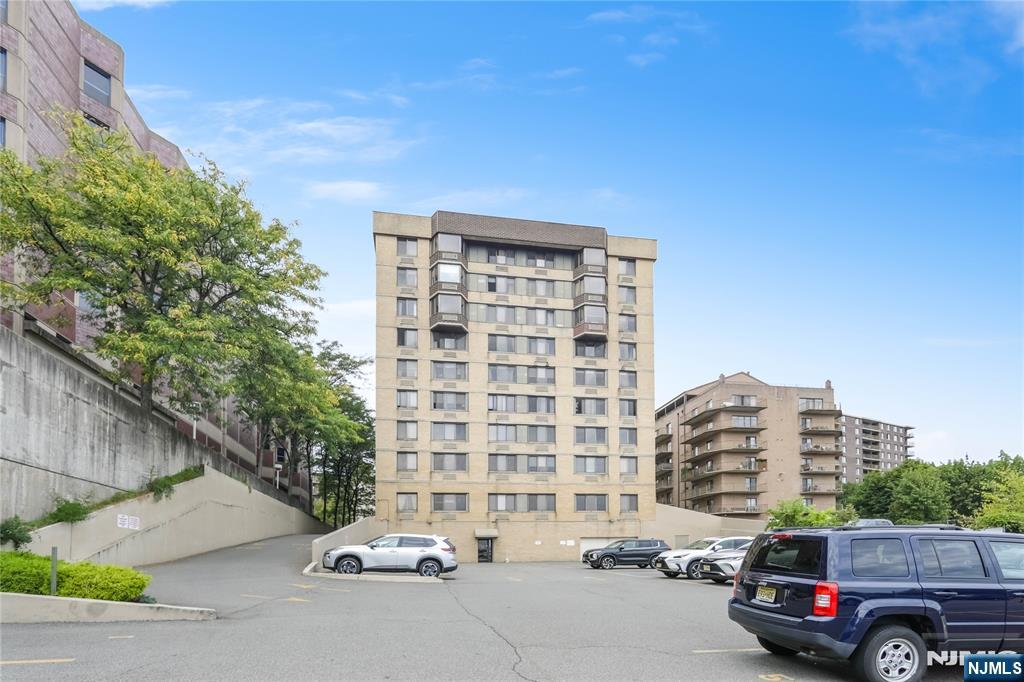 344 Prospect Avenue, Unit 9G Hackensack, NJ 07601 - Photo 4 of 16